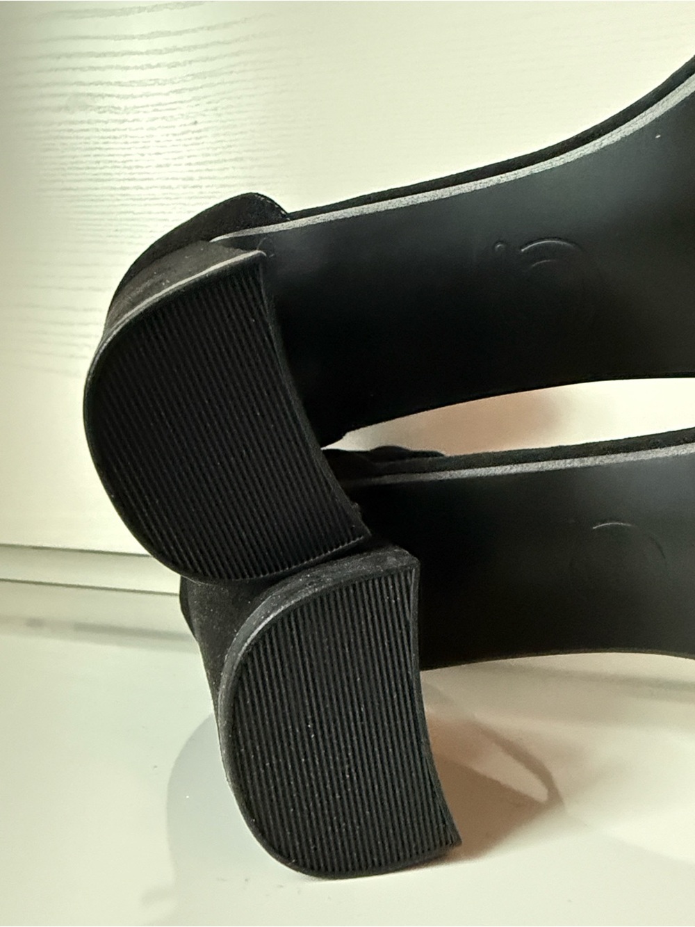 Chinese Laundry Rumor - Black Suede Open-Toe Ankle Strap Heel - Size 7 - Picture 6 of 13